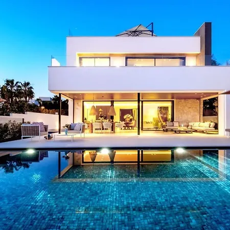 Villa 4br Sea-view Retreat W Rooftop Jacuzzi- Gym - Pool Marbella