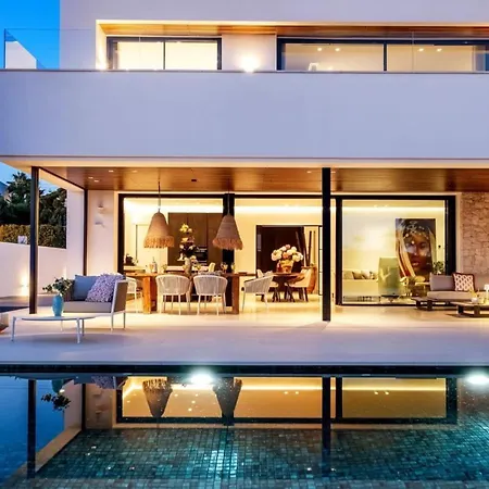4br Sea-view Retreat W Rooftop Jacuzzi- Gym - Pool Villa *