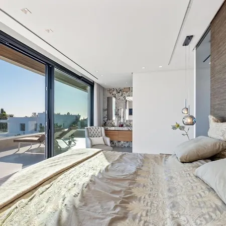 Villa 4br Sea-view Retreat W Rooftop Jacuzzi- Gym - Pool