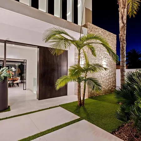 Villa 4br Sea-view Retreat W Rooftop Jacuzzi- Gym - Pool