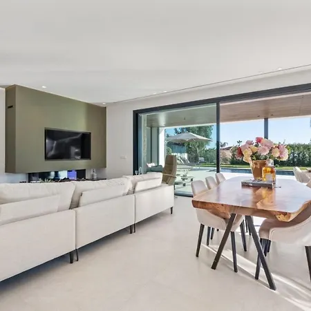Villa 4br Sea-view Retreat W Rooftop Jacuzzi- Gym - Pool Marbella