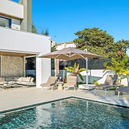 4br Sea-view Retreat W Rooftop Jacuzzi- Gym - Pool Marbella