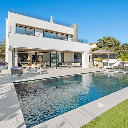 Villa 4br Sea-view Retreat W Rooftop Jacuzzi- Gym - Pool