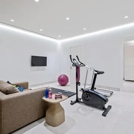 4br Sea-view Retreat W Rooftop Jacuzzi- Gym - Pool Villa *