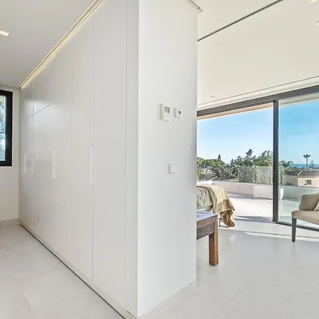 Villa 4br Sea-view Retreat W Rooftop Jacuzzi- Gym - Pool Marbella