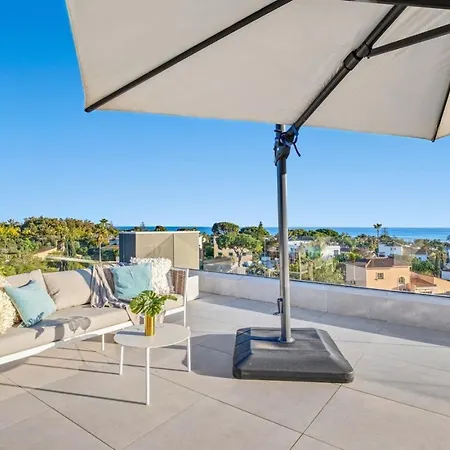 4br Sea-view Retreat W Rooftop Jacuzzi- Gym - Pool Villa Marbella